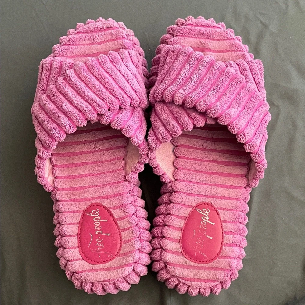 Free People Fuchsia Textured Slide Sandals - Picture 1 of 2
